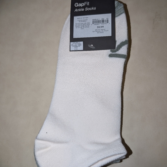 GapFit Ankle Socks Women's 2 pair - Picture 2 of 2